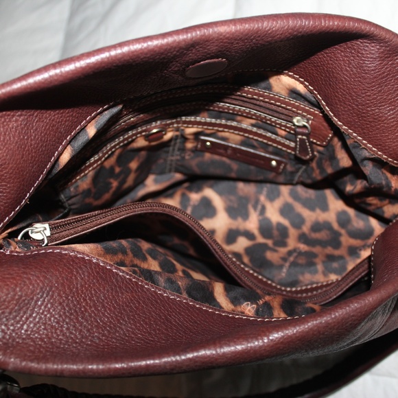 B. Makowsky Large Leather Bag - Picture 6 of 7